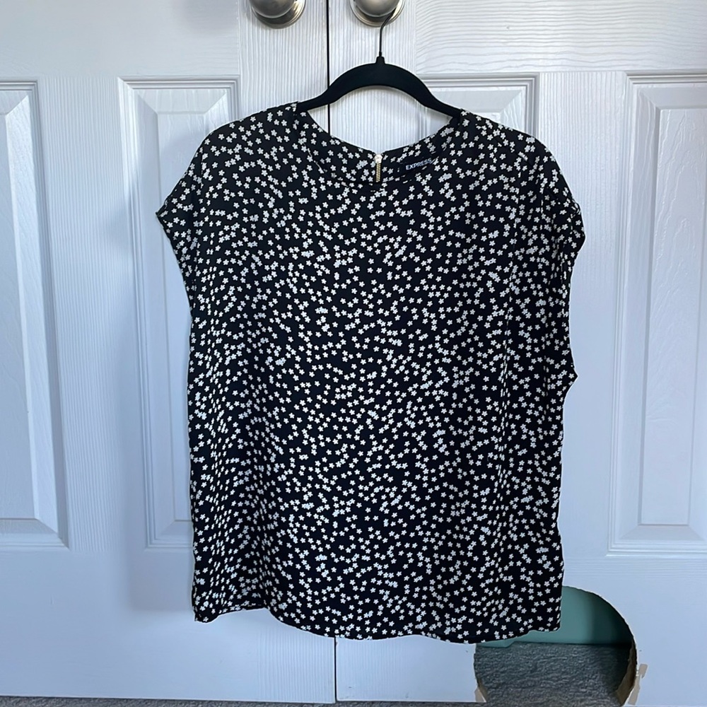 Express floral blouse size medium